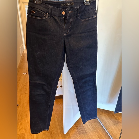 Size 27 / Joes Jeans / cropped and cute! - Picture 1 of 8